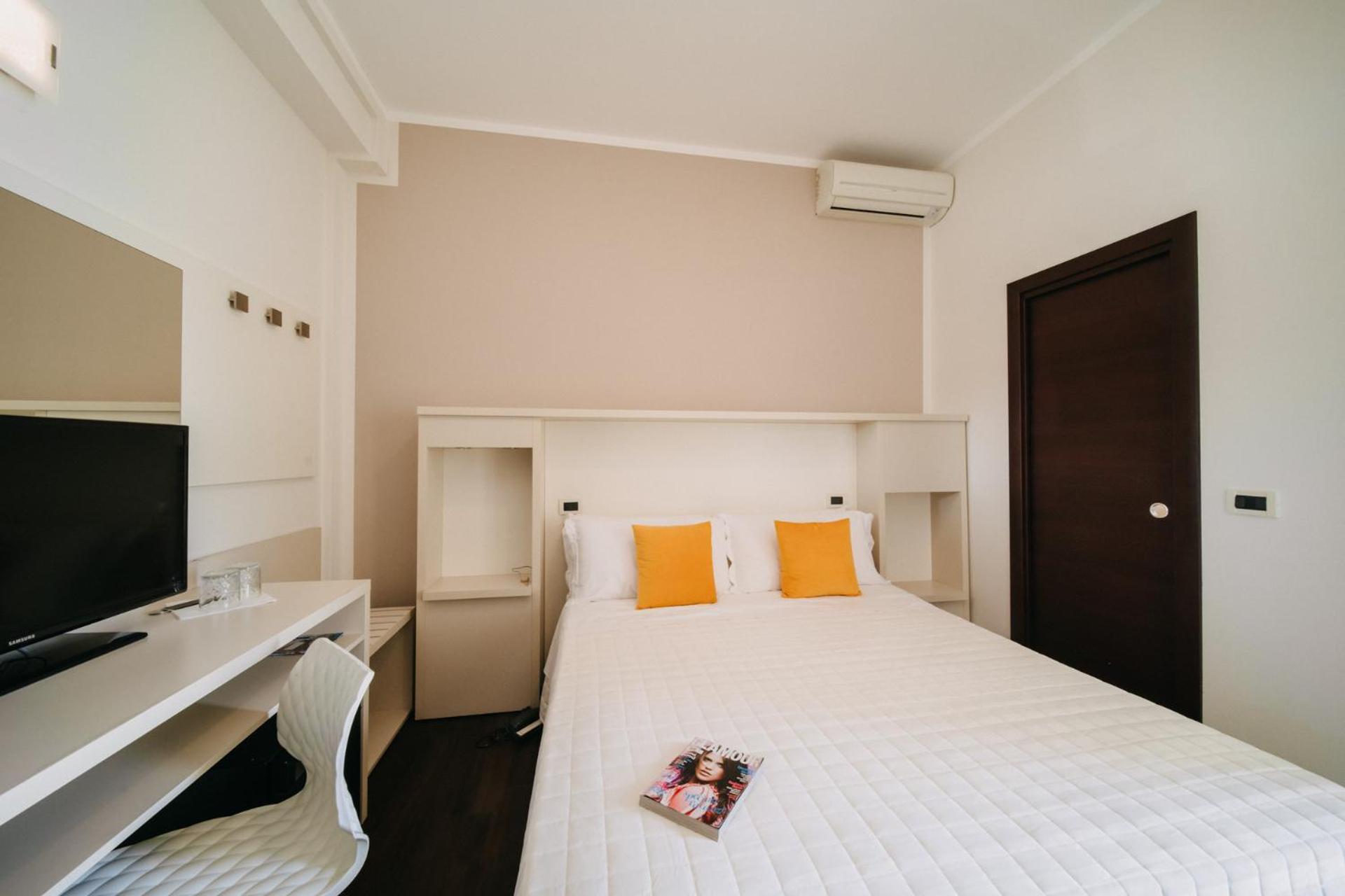 Hotel Lalla Beauty & Relax Cesenatico Exteriör bild