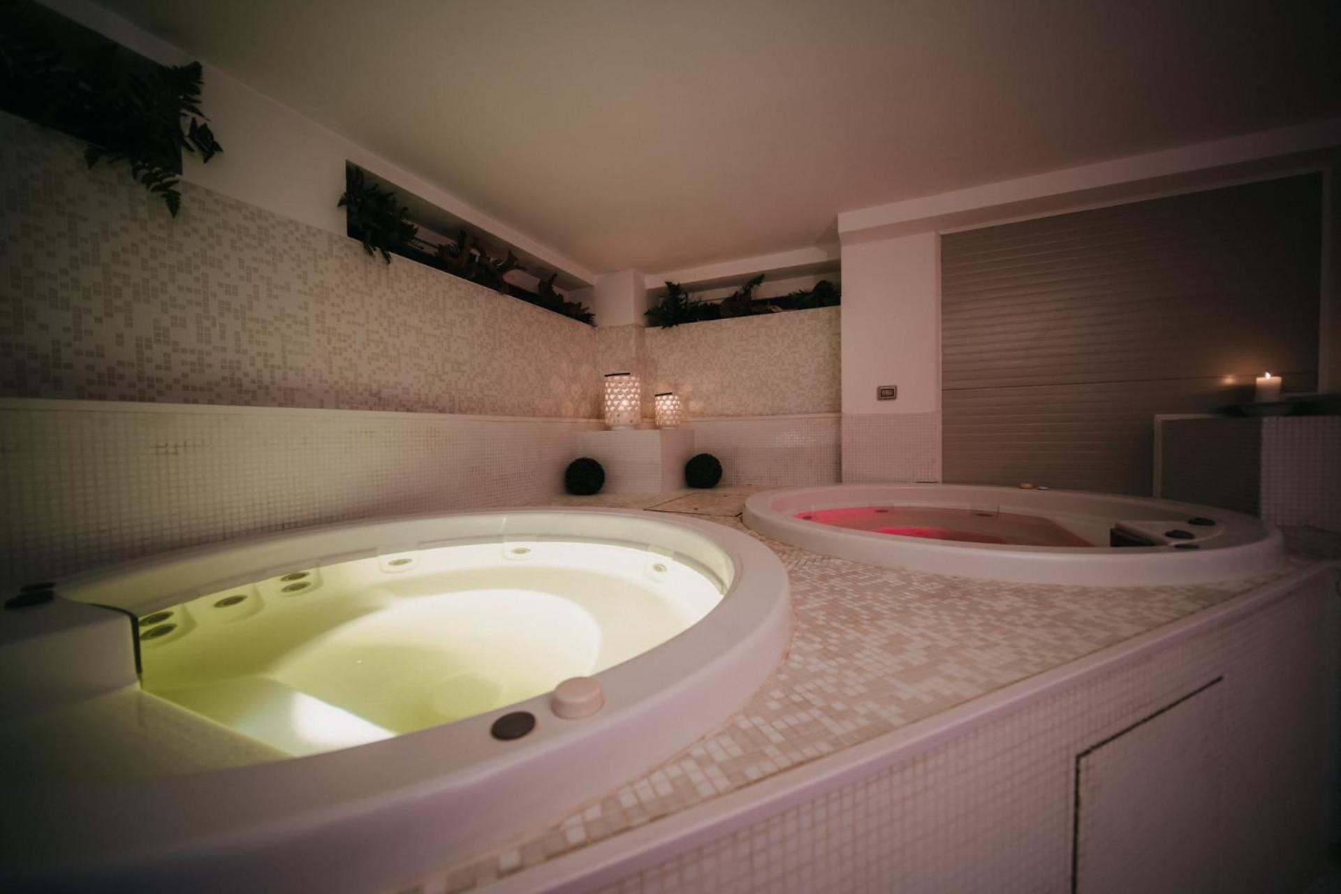 Hotel Lalla Beauty & Relax Cesenatico Exteriör bild