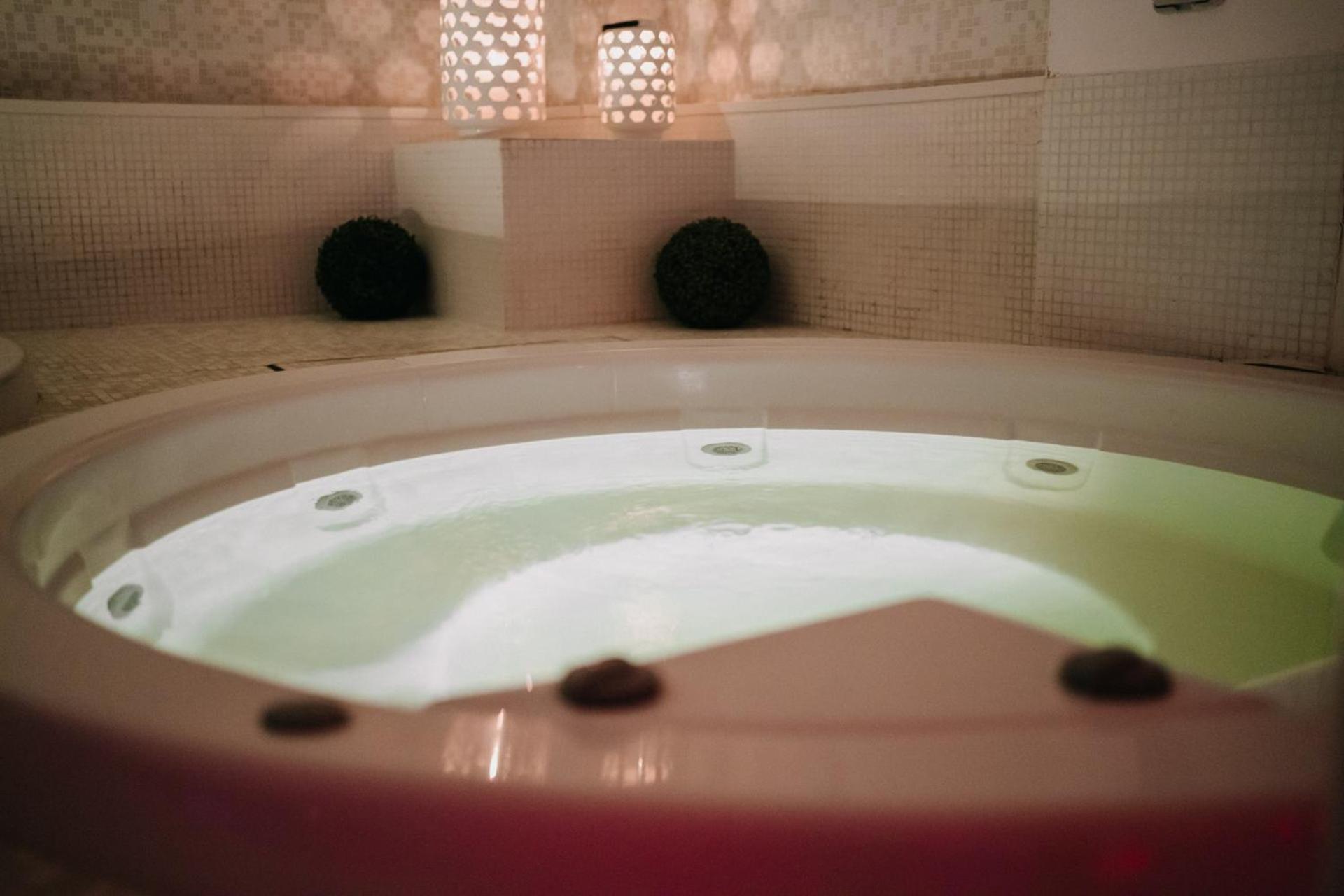 Hotel Lalla Beauty & Relax Cesenatico Exteriör bild