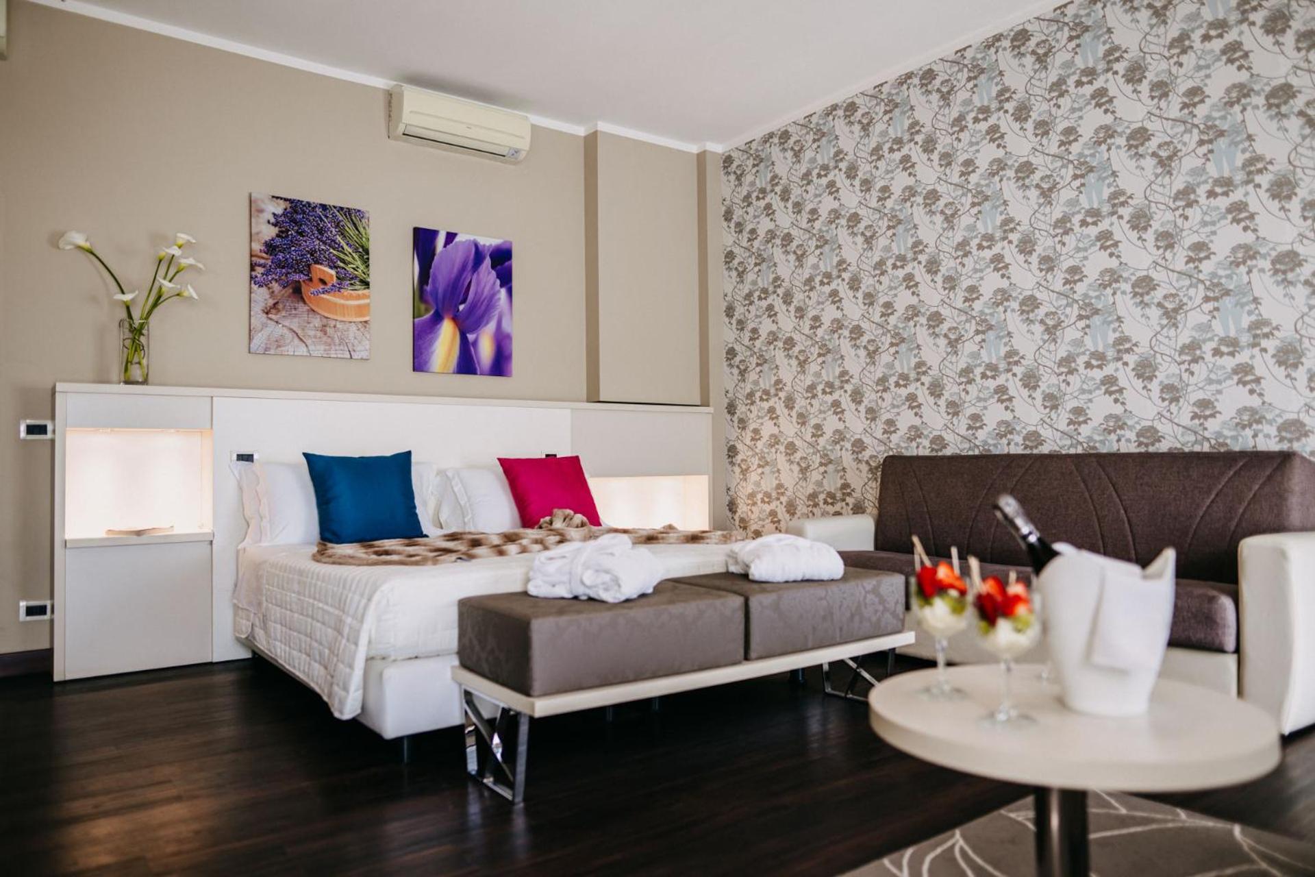 Hotel Lalla Beauty & Relax Cesenatico Exteriör bild