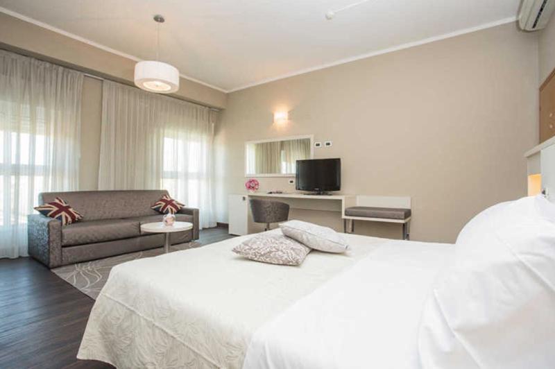 Hotel Lalla Beauty & Relax Cesenatico Exteriör bild