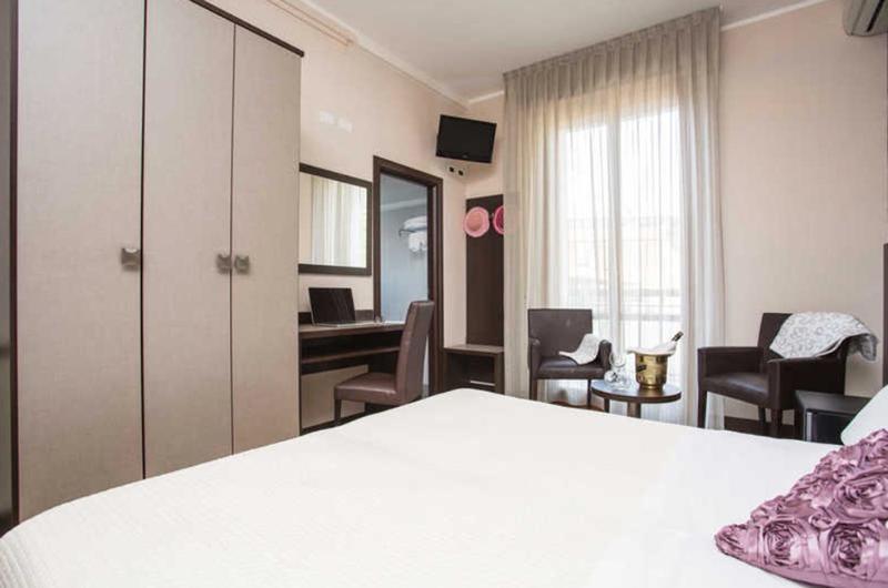 Hotel Lalla Beauty & Relax Cesenatico Exteriör bild